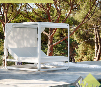 Camas Balinesas: Descanso fresco y cómodo frente a la piscina