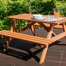 mesa-picnic-madera-para-jardin-ambiente