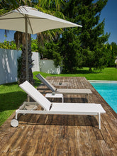 Sombrilla-eolo-2x2-ezpeleta-piscina