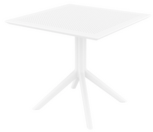 mesa blanca exterior cuadrada sky siesta